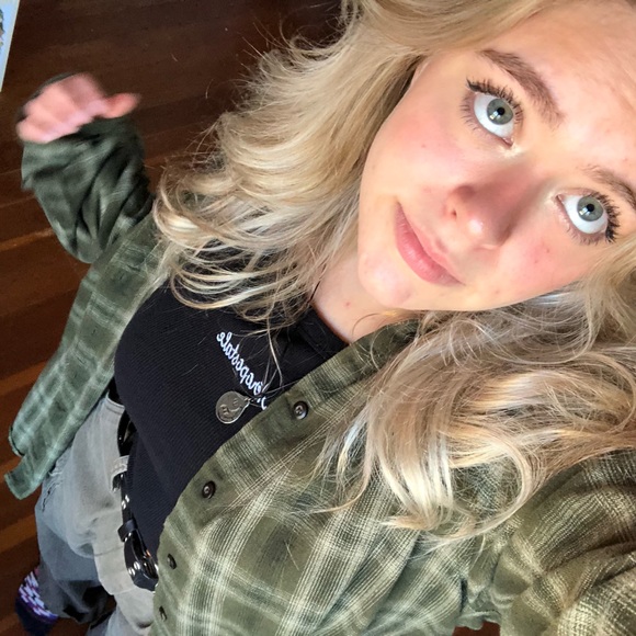 Meet your Posher, Edie - Picture 6 of 7